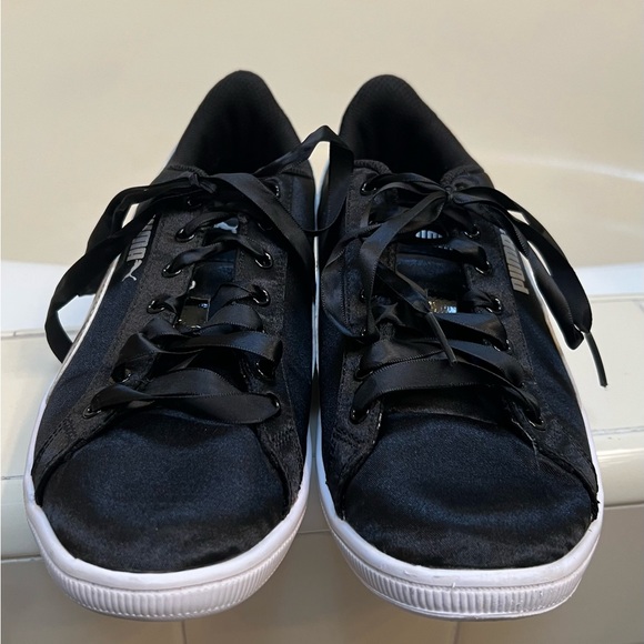 Womens satin Pumas with ribbon laces - Picture 2 of 9